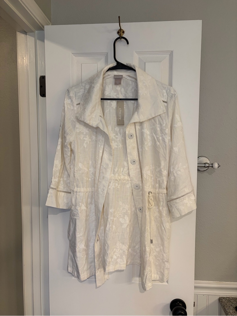 Chico’s Embroidered Linen Blend Utility Jacket Cream NWT Size 1 M 8/10